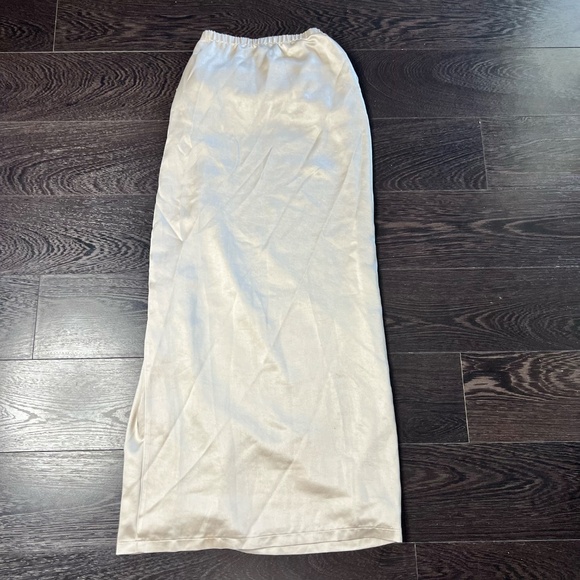 Linen And Dot Long Cream REAL Silk Twist Skirt - Picture 4 of 7